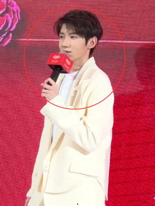 王源最新图片,青春气息扑面而来