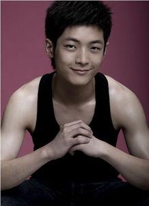 演员郑龙,从影视新星到实力派演员的蜕变之路