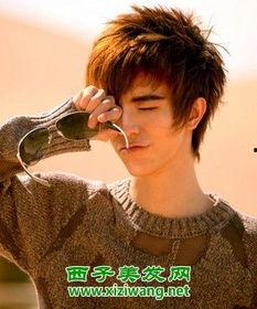 郭敬明个人资料简介,青春文学领军人物，创作与商业的完美融合