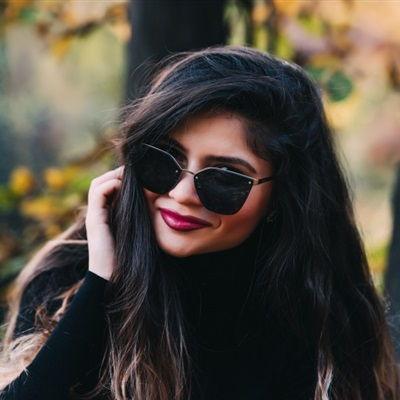 生活照戴墨镜的女孩,生活照中的时尚女孩